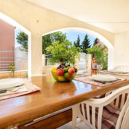 Apartments Villa Maja Рогозница Экстерьер фото