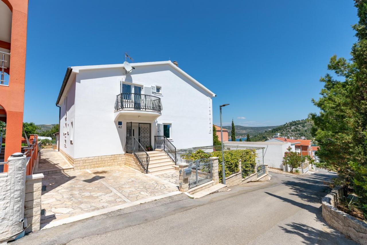 Apartments Villa Maja Рогозница Экстерьер фото