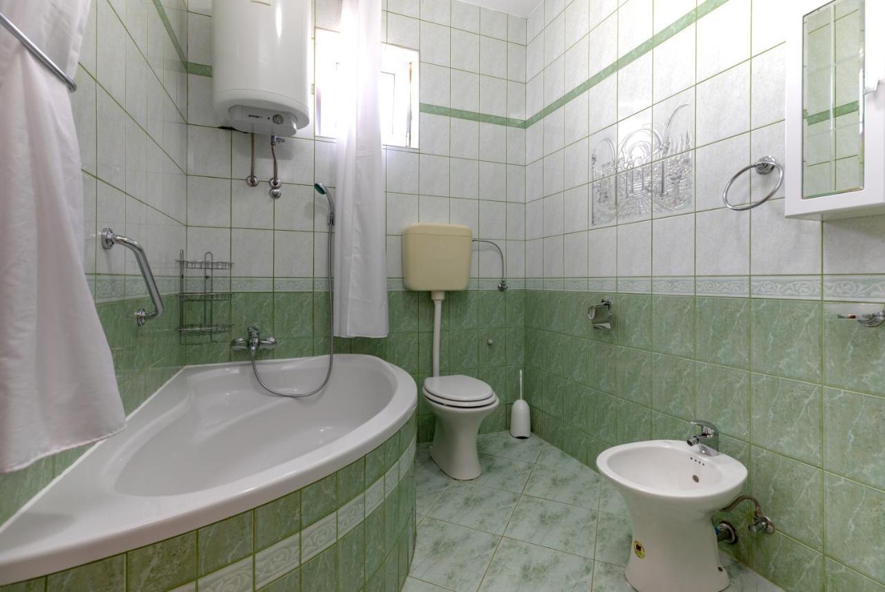 Apartments Villa Maja Рогозница Экстерьер фото