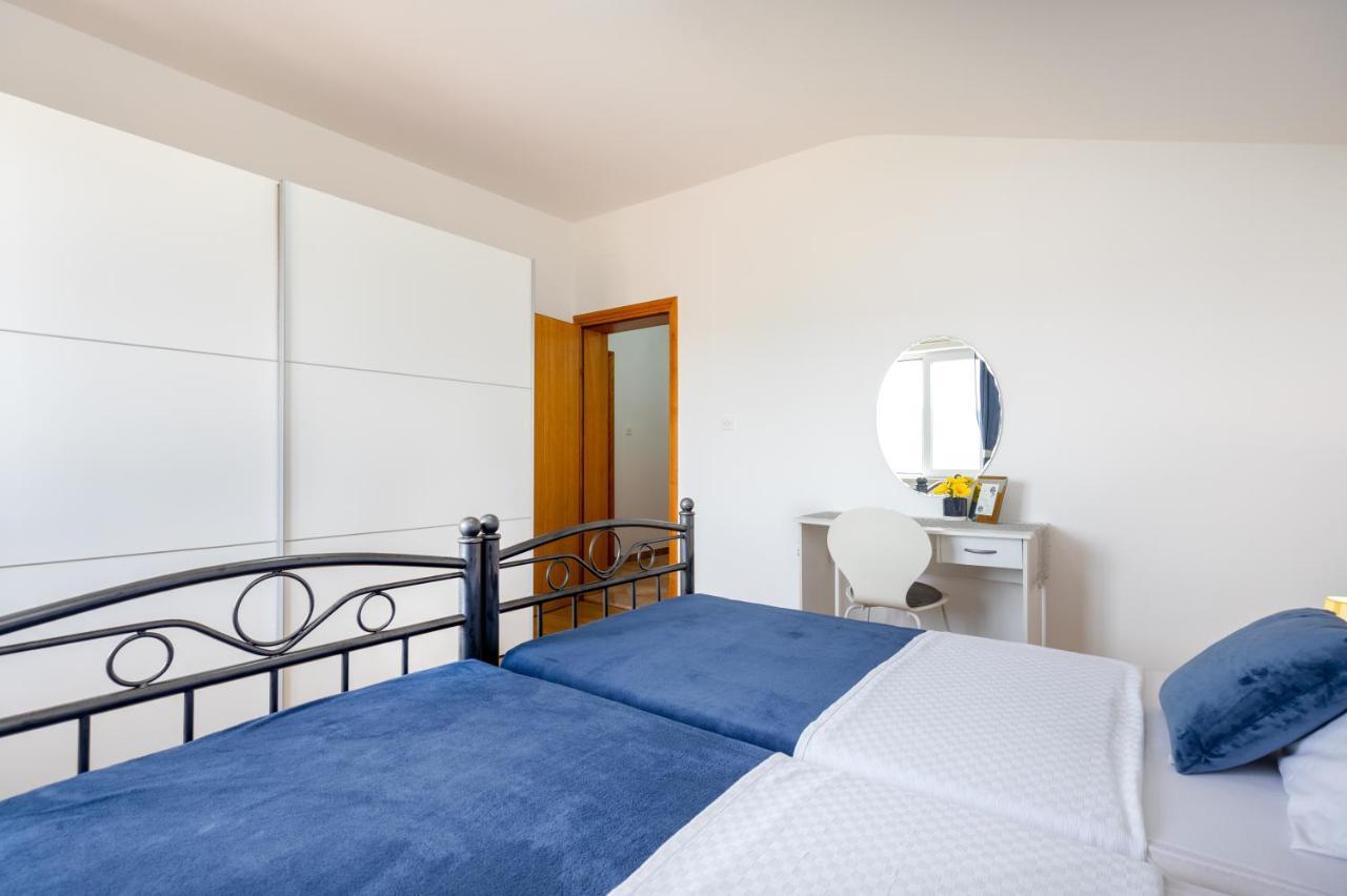 Apartments Villa Maja Рогозница Экстерьер фото