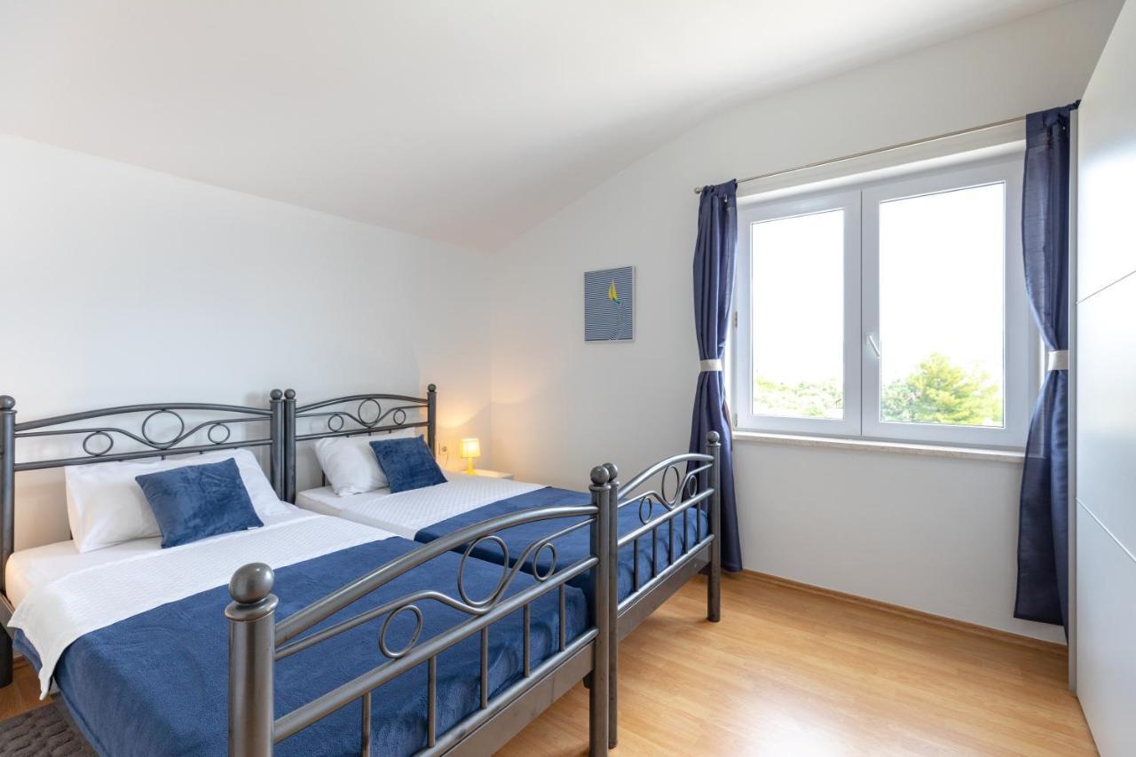 Apartments Villa Maja Рогозница Экстерьер фото