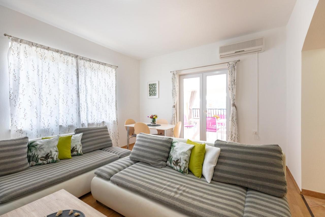 Apartments Villa Maja Рогозница Экстерьер фото