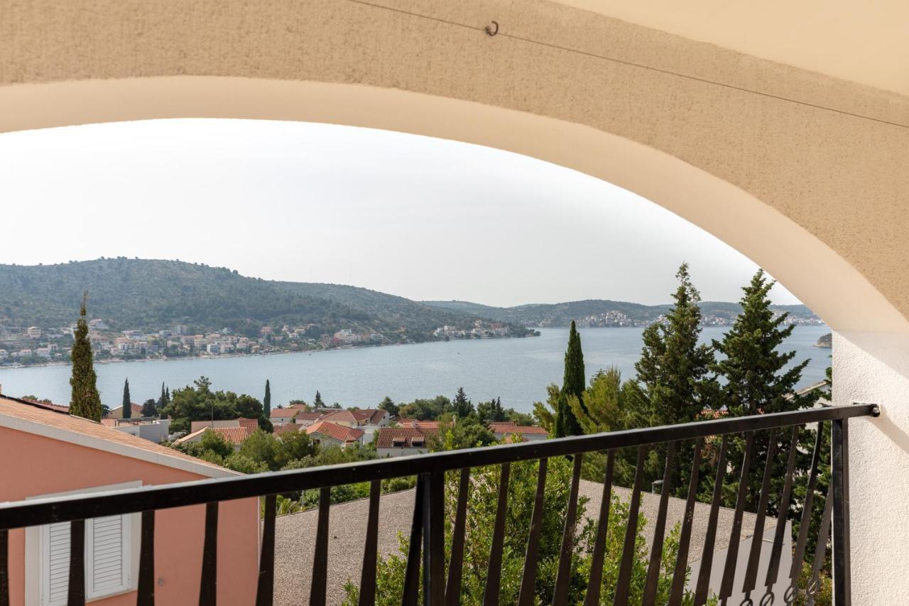 Apartments Villa Maja Рогозница Экстерьер фото