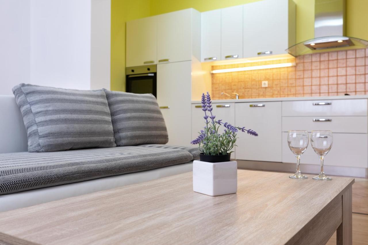 Apartments Villa Maja Рогозница Экстерьер фото