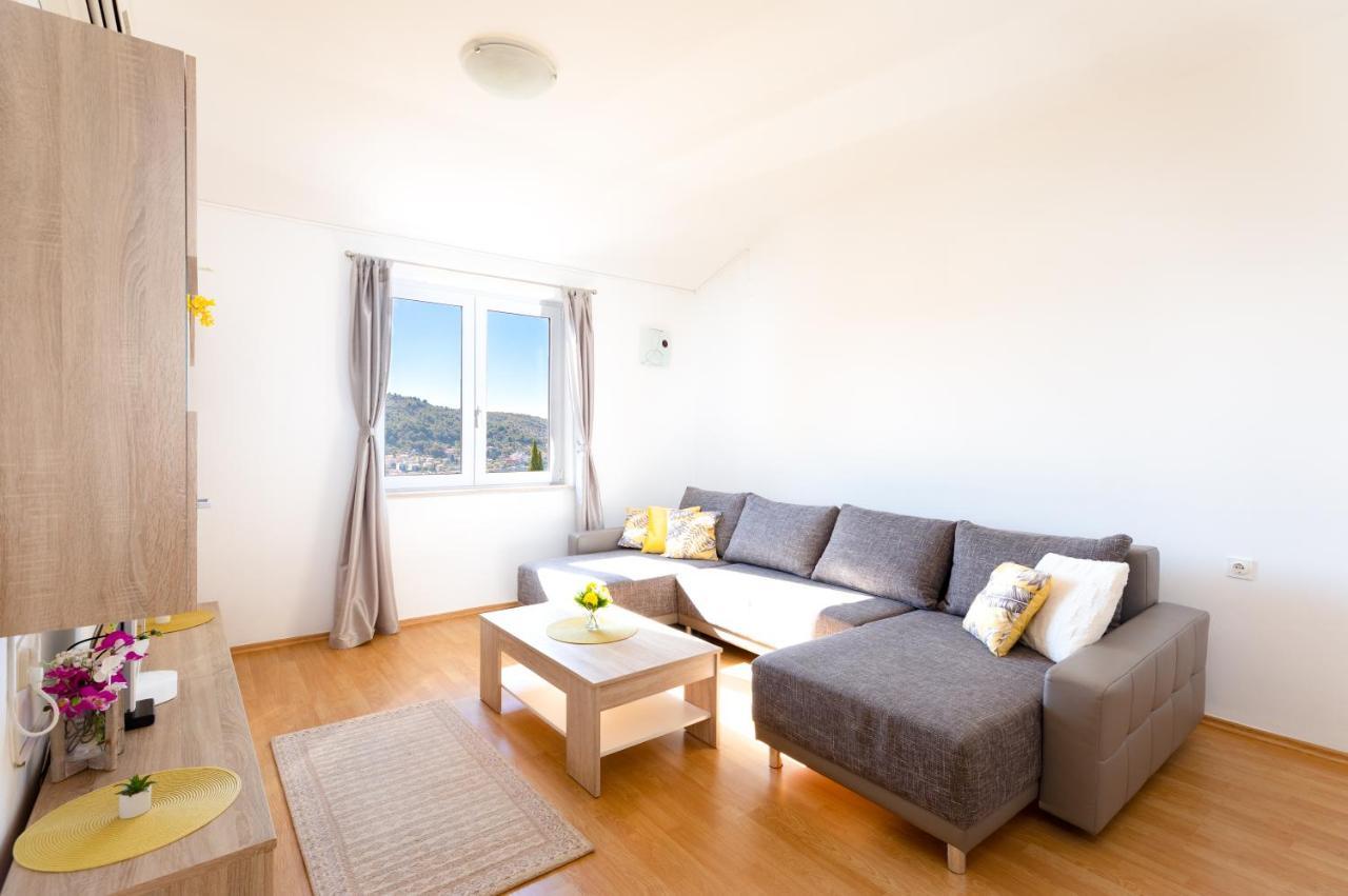 Apartments Villa Maja Рогозница Экстерьер фото