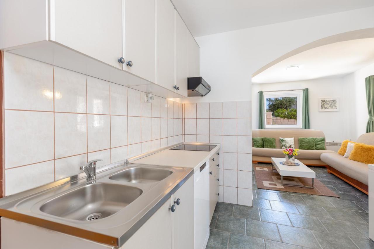 Apartments Villa Maja Рогозница Экстерьер фото