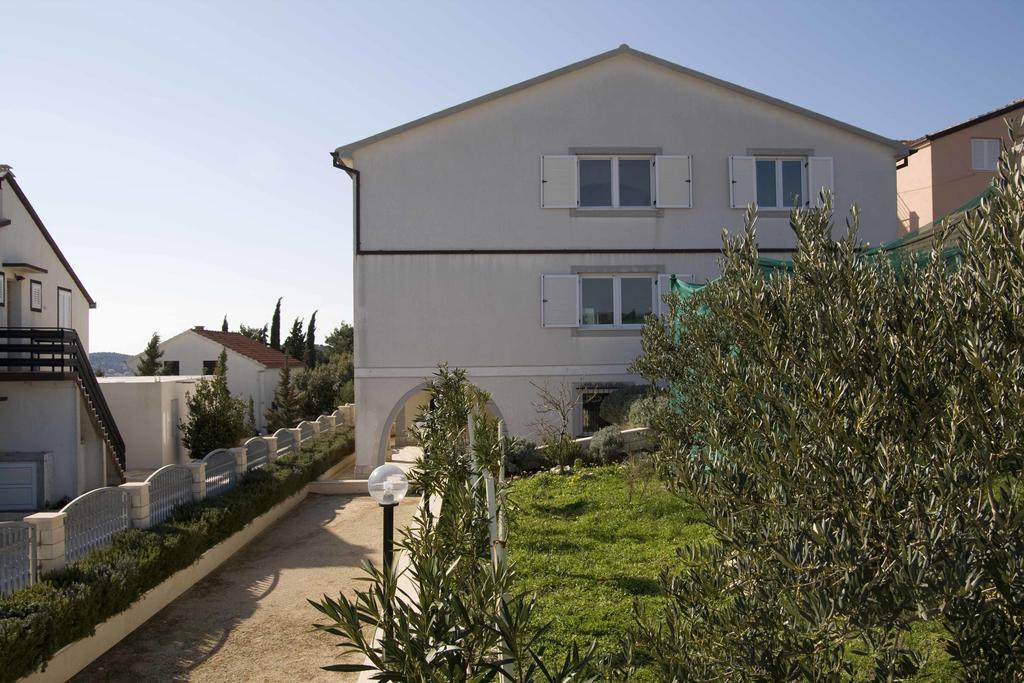 Apartments Villa Maja Рогозница Экстерьер фото